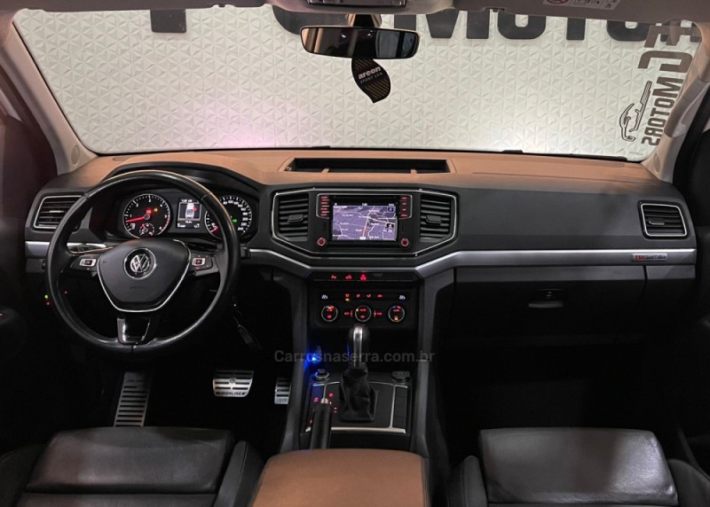 AMAROK 3.0 V6 TDI HIGHLINE CD DIESEL 4MOTION AUTOMÁTICO - 2019 - NOVO HAMBURGO