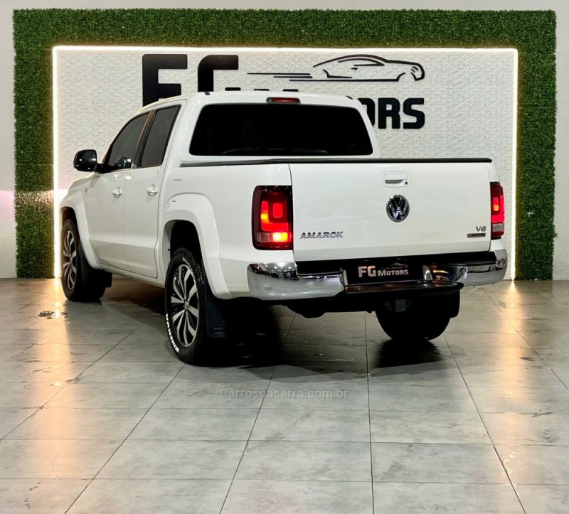 AMAROK 3.0 V6 TDI HIGHLINE CD DIESEL 4MOTION AUTOMÁTICO - 2019 - NOVO HAMBURGO