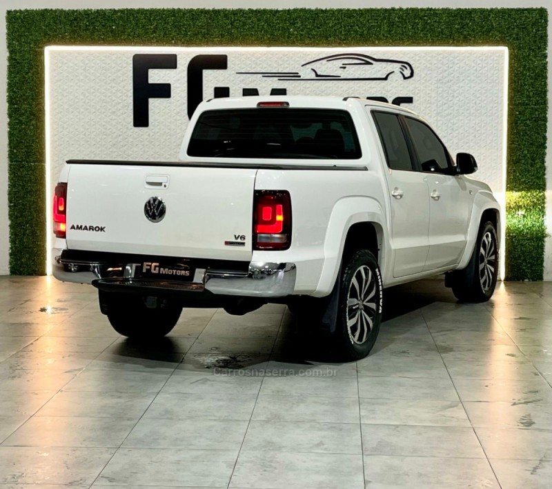 AMAROK 3.0 V6 TDI HIGHLINE CD DIESEL 4MOTION AUTOMÁTICO - 2019 - NOVO HAMBURGO