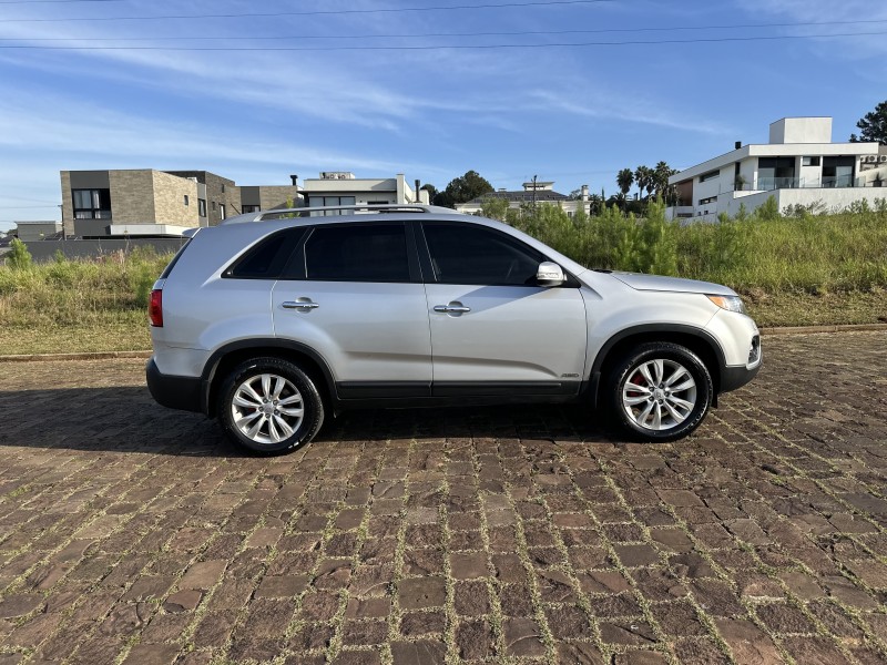 SORENTO 3.5 4X4 V6 24V GASOLINA 4P AUTOMÁTICO - 2011 - LAJEADO