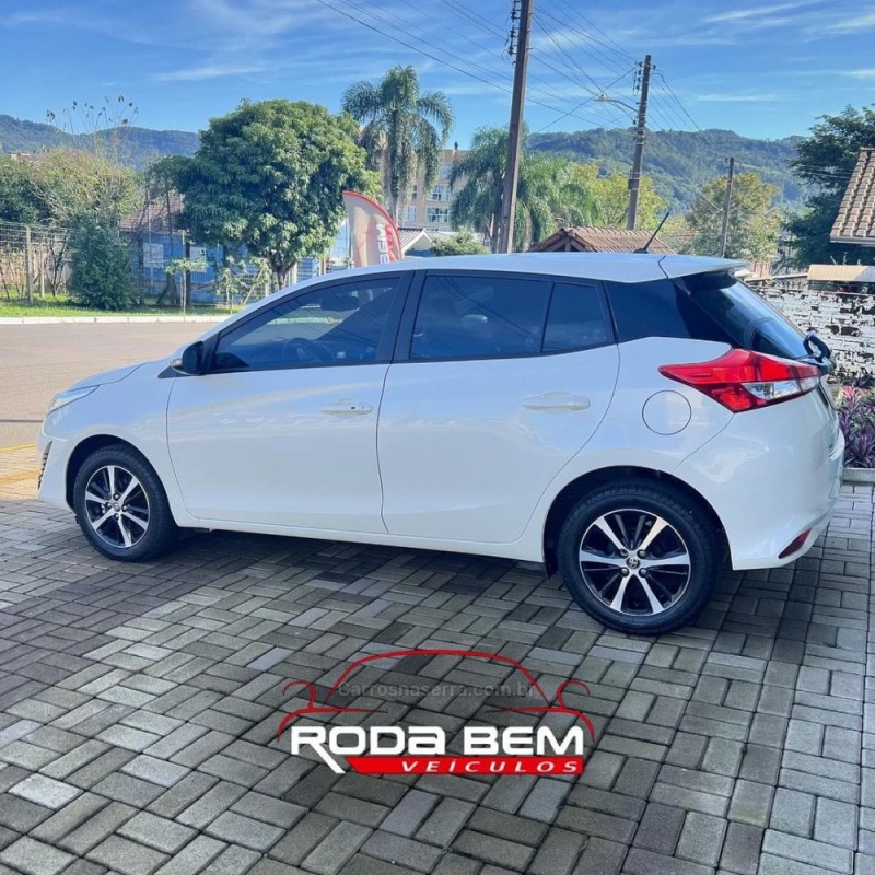 YARIS 1.5 XS CONNECT 16V FLEX 4P AUTOMÁTICO - 2021 - FELIZ