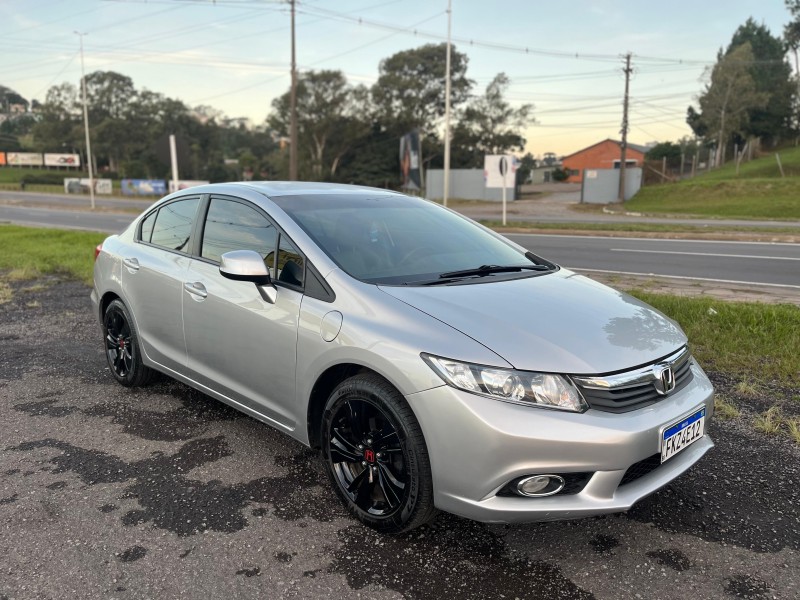 CIVIC 1.8 LXS 16V FLEX 4P MANUAL - 2014 - FARROUPILHA