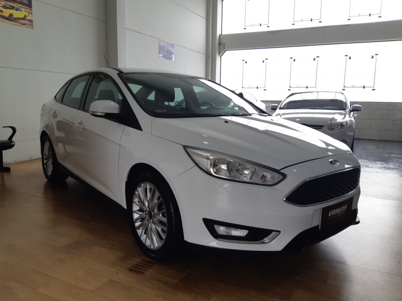 FOCUS 2.0 SE SEDAN 16V FLEX 4P AUTOMÁTICO - 2016 - CAXIAS DO SUL