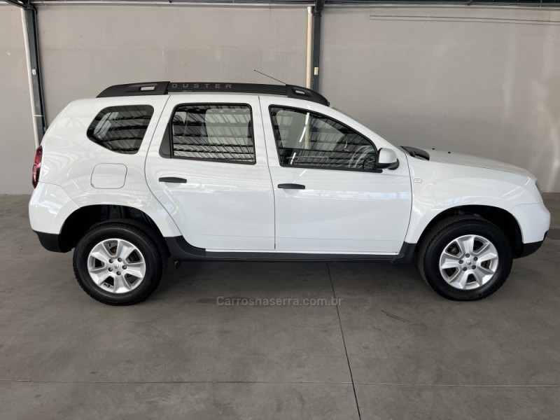 DUSTER 1.6 EXPRESSION 4X2 16V FLEX 4P MANUAL - 2017 - CAXIAS DO SUL