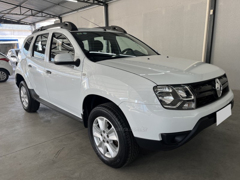 DUSTER 1.6 EXPRESSION 4X2 16V FLEX 4P MANUAL - 2017 - CAXIAS DO SUL