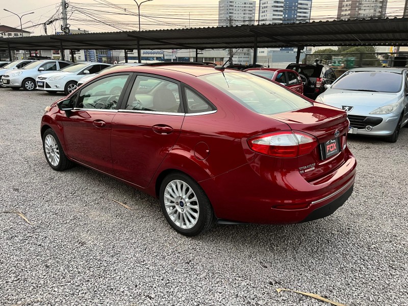 FIESTA 1.6 TITANIUM SEDAN 16V FLEX 4P AUTOMÁTICO - 2015 - CAXIAS DO SUL