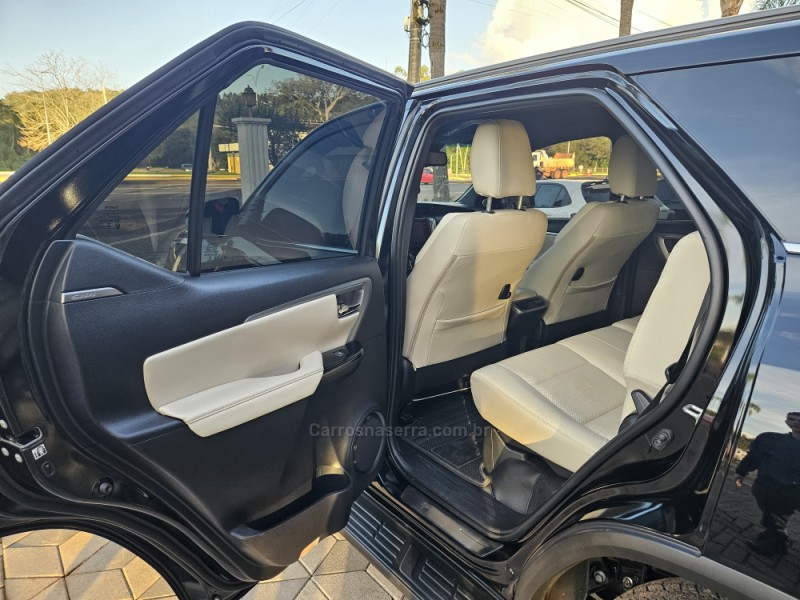 HILUX SW4 2.8 SRX 4X4 DIAMOND 16V TURBO DIESEL 4P 7 LUGARES AUTOMÁTICO - 2022 - BOM PRINCíPIO