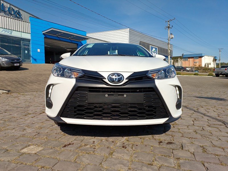 YARIS 1.5 XS SEDAN 16V FLEX 4P AUTOMÁTICO - 2025 - FLORES DA CUNHA