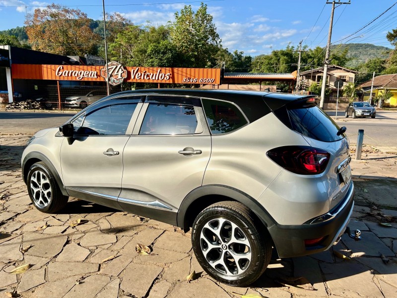 CAPTUR 1.6 16V FLEX INTENSE AUTOMÁTICO - 2020 - TRêS COROAS