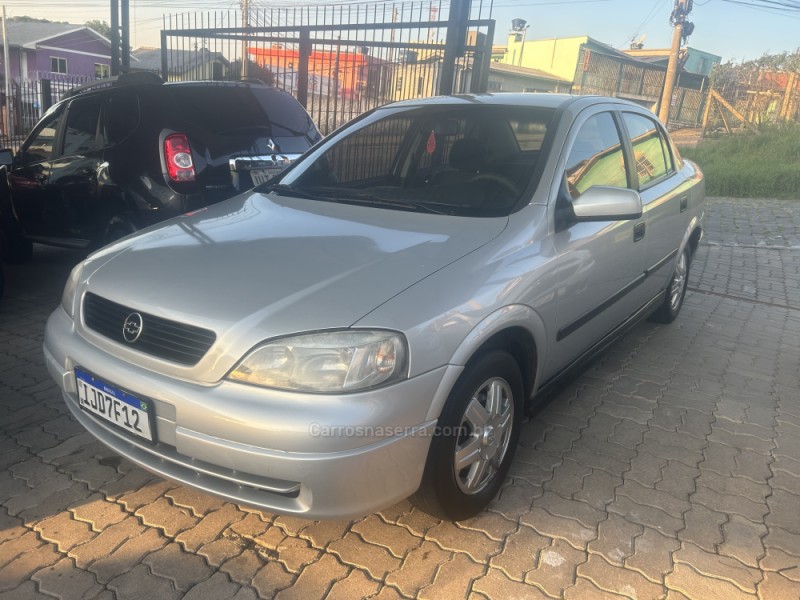 ASTRA 1.8 MPFI GL SEDAN 8V GASOLINA 4P MANUAL - 2000 - CAXIAS DO SUL