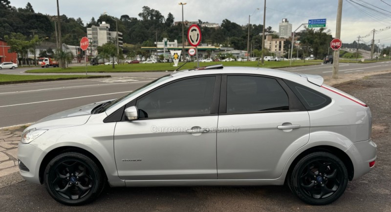 FOCUS 2.0 TITANIUM PLUS HATCH 16V FLEX 4P AUTO - 2012 - CAXIAS DO SUL