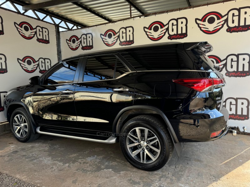 HILUX SW4 2.8 SRX 4X4 7 LUGARES 16V TURBO INTERCOOLER DIESEL 4P AUTOMÁTICO - 2019 - IBIRAIARAS