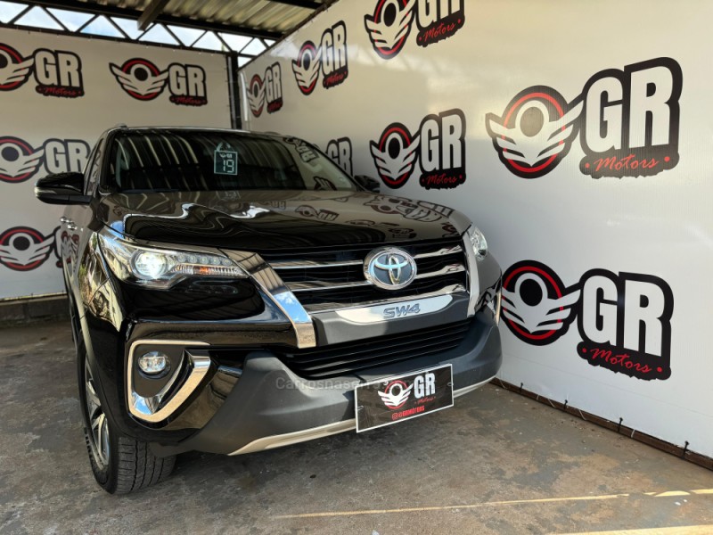 HILUX SW4 2.8 SRX 4X4 7 LUGARES 16V TURBO INTERCOOLER DIESEL 4P AUTOMÁTICO - 2019 - IBIRAIARAS