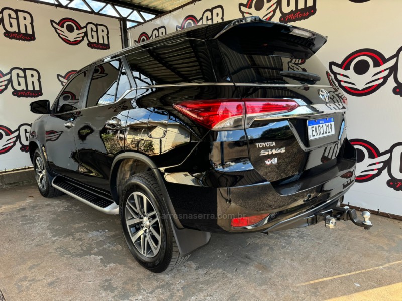 HILUX SW4 2.8 SRX 4X4 7 LUGARES 16V TURBO INTERCOOLER DIESEL 4P AUTOMÁTICO - 2019 - IBIRAIARAS