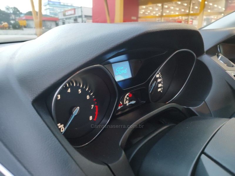 FOCUS 2.0 SE SEDAN 16V FLEX 4P AUTOMÁTICO - 2015 - FARROUPILHA