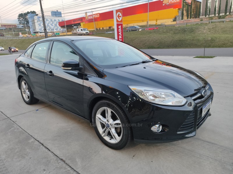 FOCUS 2.0 SE SEDAN 16V FLEX 4P AUTOMÁTICO - 2015 - FARROUPILHA