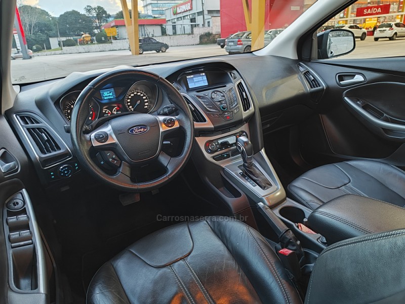 FOCUS 2.0 SE SEDAN 16V FLEX 4P AUTOMÁTICO - 2015 - FARROUPILHA