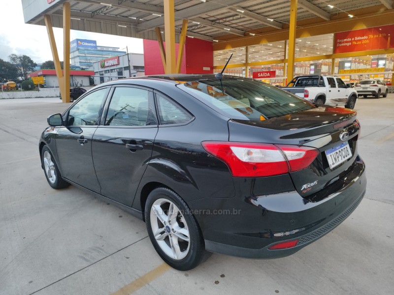 FOCUS 2.0 SE SEDAN 16V FLEX 4P AUTOMÁTICO - 2015 - FARROUPILHA