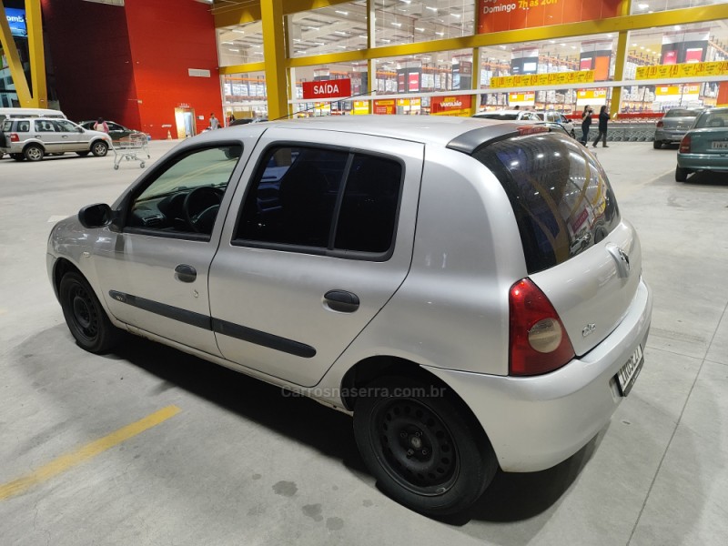 CLIO 1.0 AUTHENTIQUE 16V FLEX 4P MANUAL - 2011 - FARROUPILHA