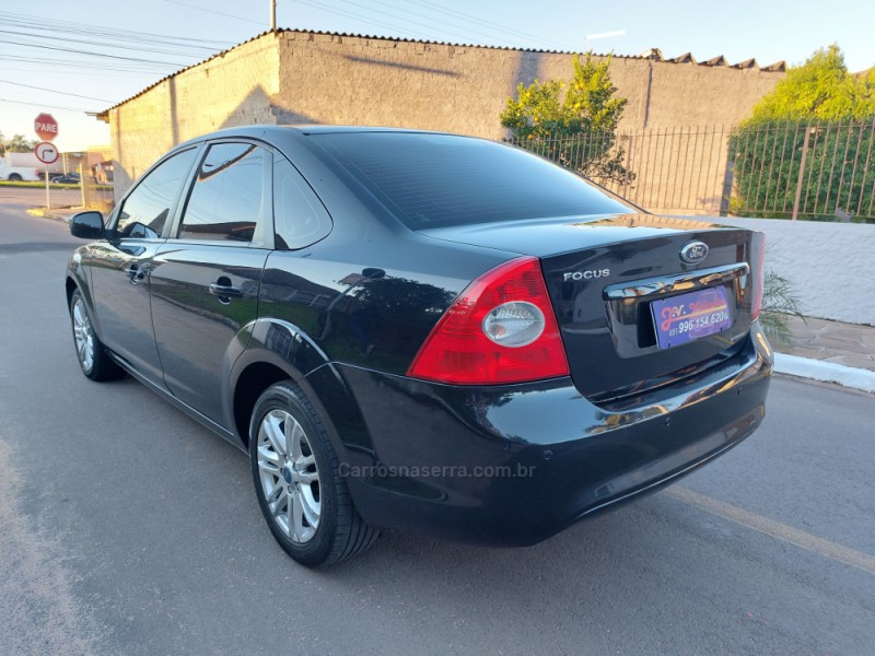 FOCUS 2.0 GHIA 16V GASOLINA 4P AUTOMÁTICO - 2013 - PORTãO