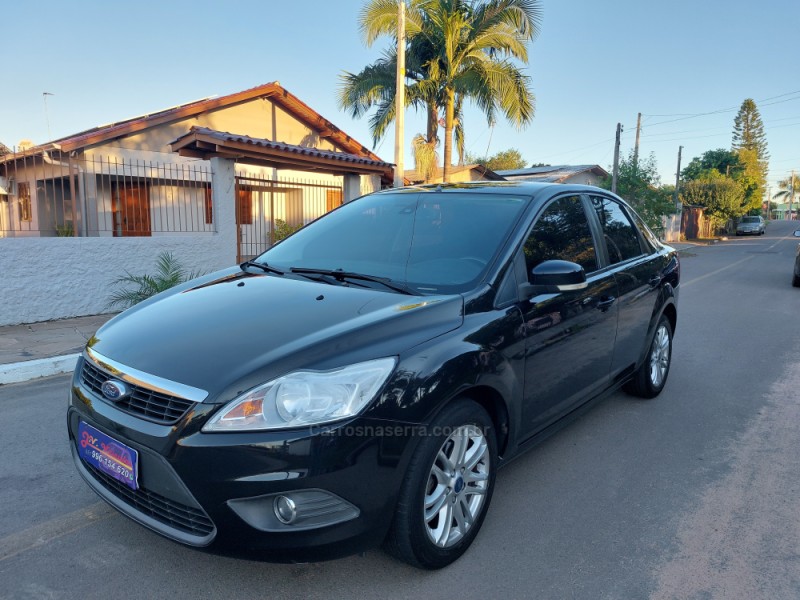 FOCUS 2.0 GHIA 16V GASOLINA 4P AUTOMÁTICO - 2013 - PORTãO