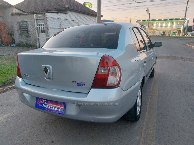 CLIO 1.0 16V FLEX 4P MANUAL - 2005 - PORTãO