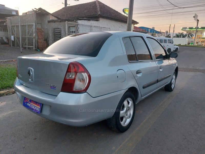 CLIO 1.0 16V FLEX 4P MANUAL - 2005 - PORTãO