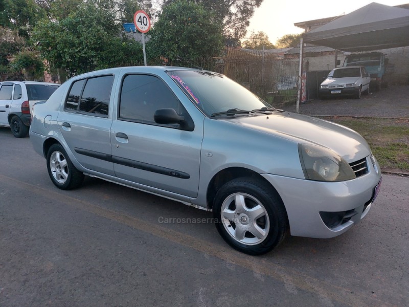 CLIO 1.0 16V FLEX 4P MANUAL - 2005 - PORTãO