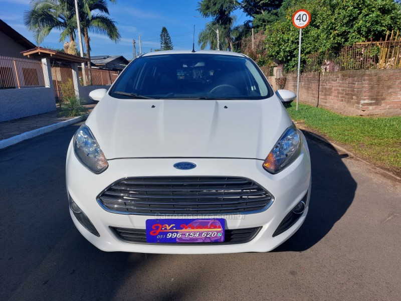 FIESTA 1.6 TITANIUM PLUS HATCH 16V FLEX 4P AUTOMÁTICO - 2017 - PORTãO