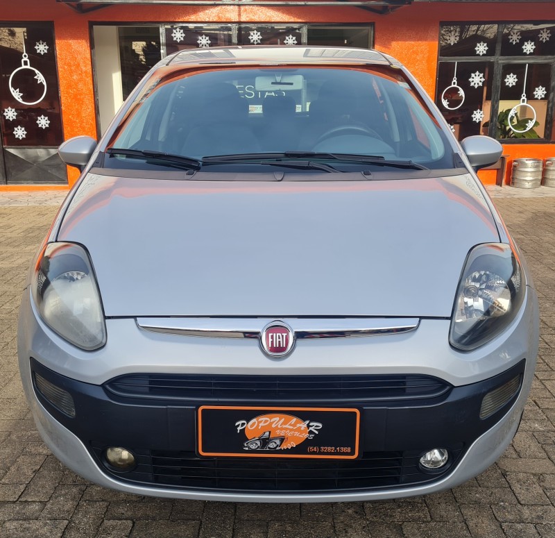 PUNTO 1.4 ATTRACTIVE ITALIA 8V FLEX 4P MANUAL - 2015 - CANELA