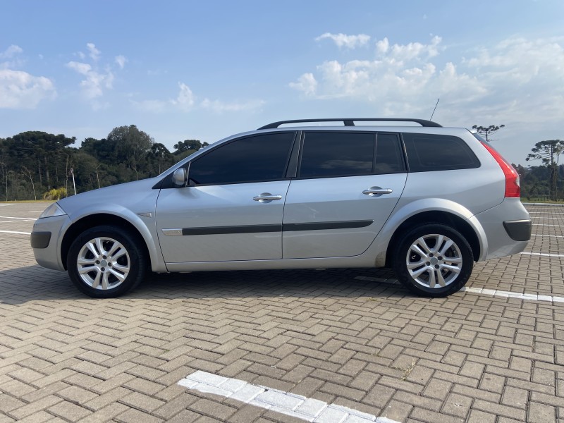 MÉGANE 2.0 DYNAMIQUE GRAND TOUR 16V GASOLINA 4P MANUAL - 2008 - CAXIAS DO SUL