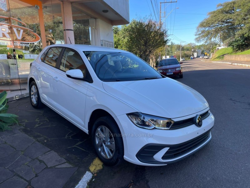 POLO 1.0 TSI FLEX 4P MANUAL - 2025 - CARLOS BARBOSA