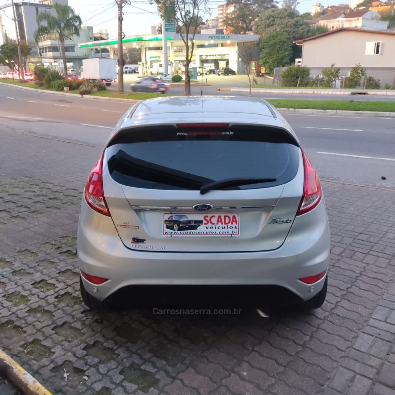 FIESTA 1.6 TITANIUM PLUS HATCH 16V FLEX 4P AUTOMÁTICO - 2014 - CAXIAS DO SUL