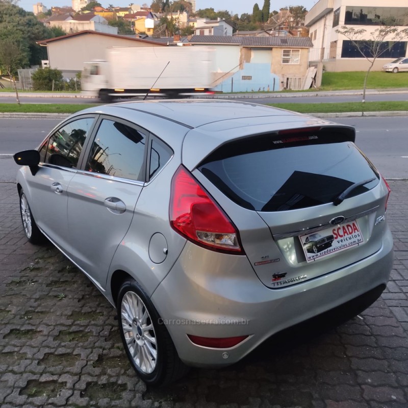 FIESTA 1.6 TITANIUM PLUS HATCH 16V FLEX 4P AUTOMÁTICO - 2014 - CAXIAS DO SUL