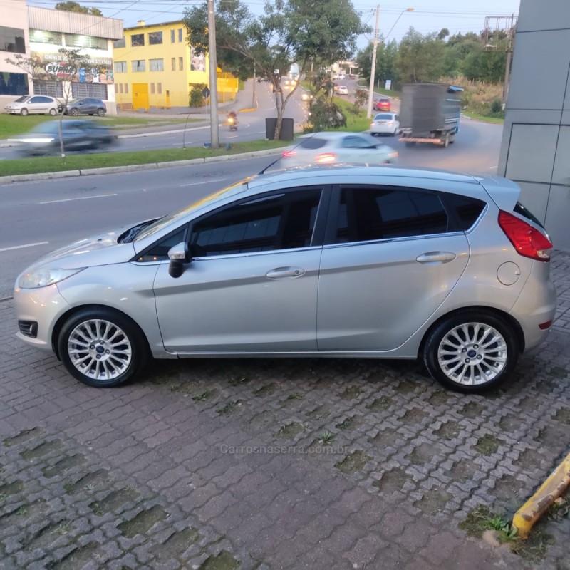 FIESTA 1.6 TITANIUM PLUS HATCH 16V FLEX 4P AUTOMÁTICO - 2014 - CAXIAS DO SUL