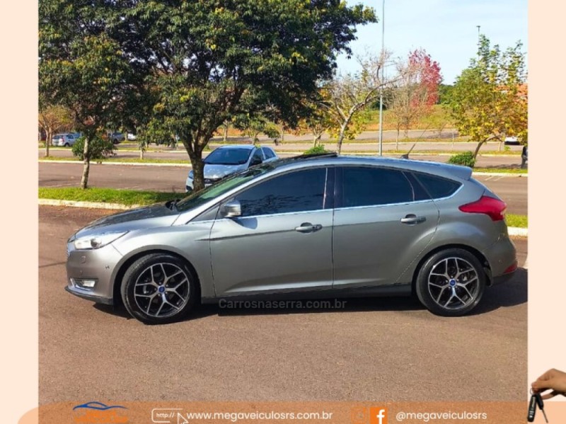 FOCUS 2.0 TITANIUM PLUS HATCH 16V FLEX 4P AUTO - 2016 - BENTO GONçALVES