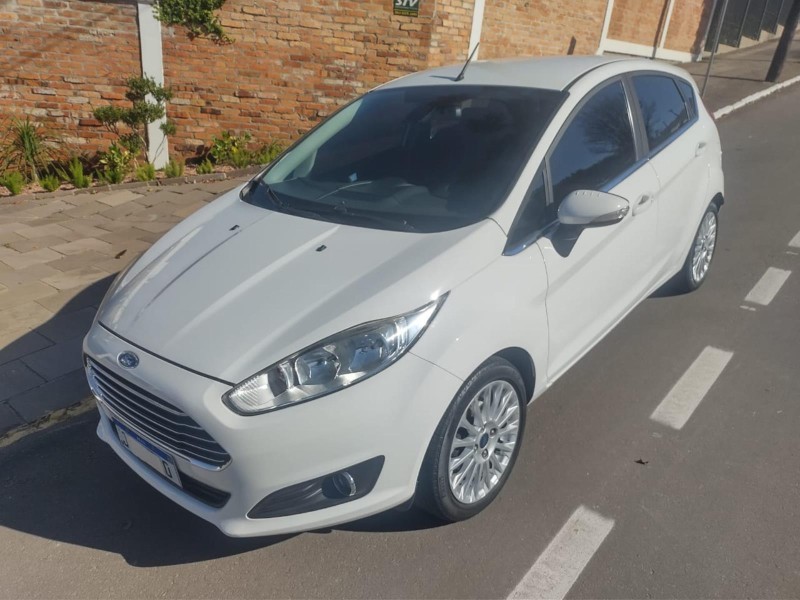 FIESTA 1.6 TITANIUM PLUS HATCH 16V FLEX 4P AUTOMÁTICO - 2016 - FARROUPILHA