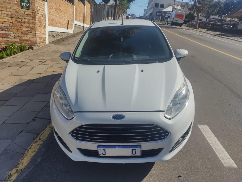 FIESTA 1.6 TITANIUM PLUS HATCH 16V FLEX 4P AUTOMÁTICO - 2016 - FARROUPILHA