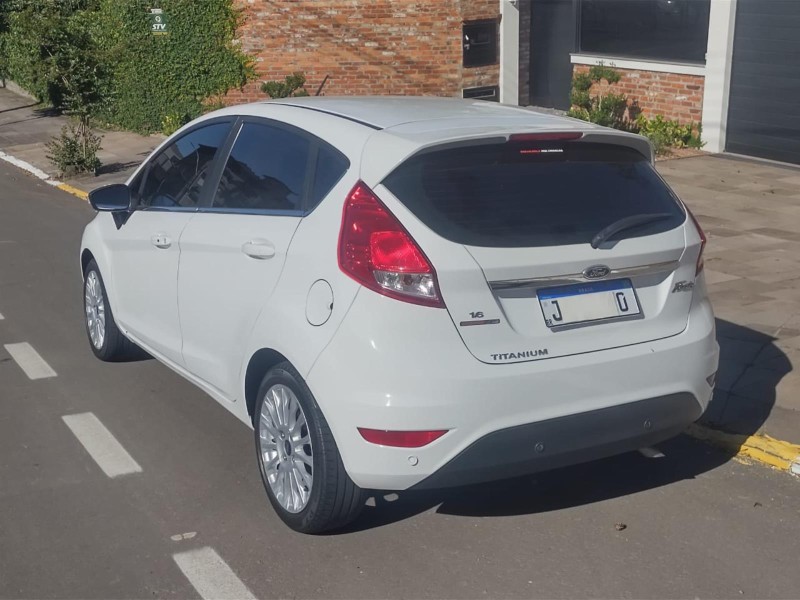 FIESTA 1.6 TITANIUM PLUS HATCH 16V FLEX 4P AUTOMÁTICO - 2016 - FARROUPILHA