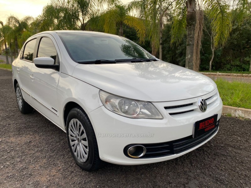 VOYAGE 1.6 MI 8V FLEX 4P MANUAL - 2010 - CAMPO BOM