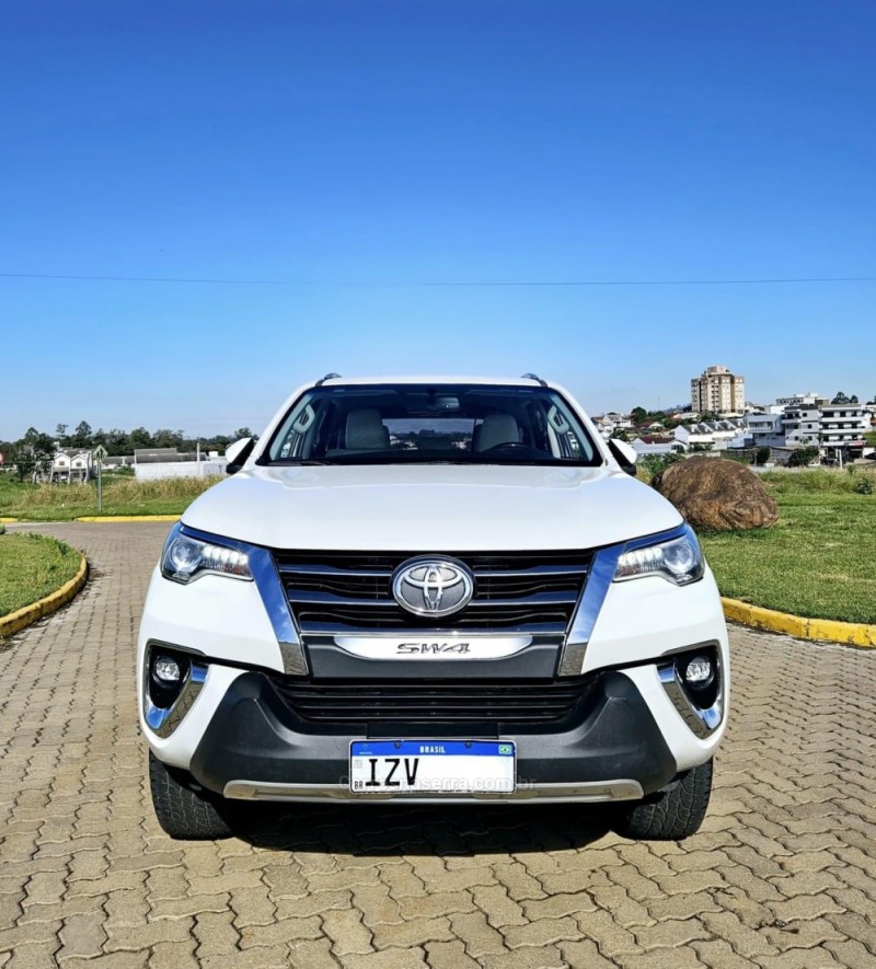 HILUX SW4 2.8 SRX 4X4 DIAMOND 16V TURBO DIESEL 4P 7 LUGARES AUTOMÁTICO - 2020 - LAJEADO