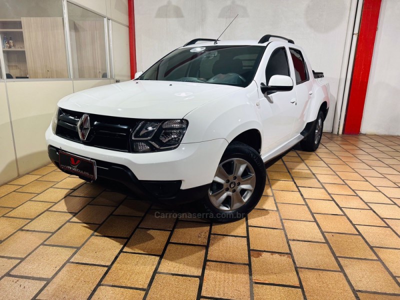 DUSTER OROCH 1.6 16V FLEX EXPRESSION 4P MANUAL - 2018 - CAXIAS DO SUL