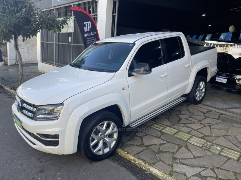 AMAROK 3.0 V6 TDI HIGHLINE CD DIESEL 4MOTION AUTOMÁTICO