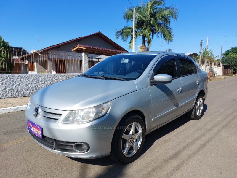 VOYAGE 1.6 MI 8V FLEX 4P MANUAL - 2013 - PORTãO