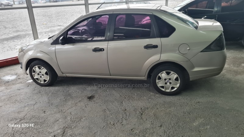 fiesta 1.6 mpi class sedan 8v flex 4p manual 2012 caxias do sul