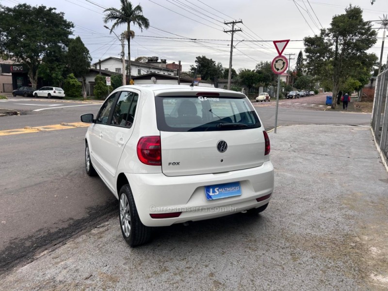 FOX 1.0 MI 8V FLEX 4P MANUAL - 2014 - VENâNCIO AIRES