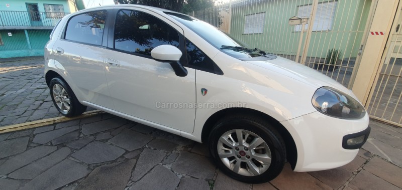 PUNTO 1.4 ATTRACTIVE ITALIA 8V FLEX 4P MANUAL - 2015 - CAXIAS DO SUL