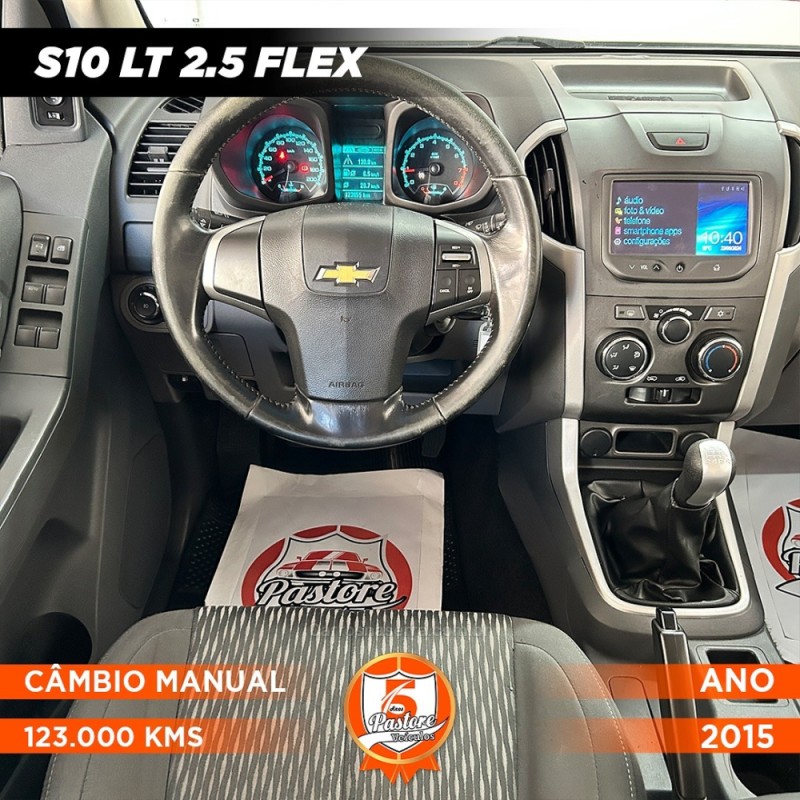 S10 2.5 LT 4X2 CD 16V FLEX 4P MANUAL - 2015 - VACARIA