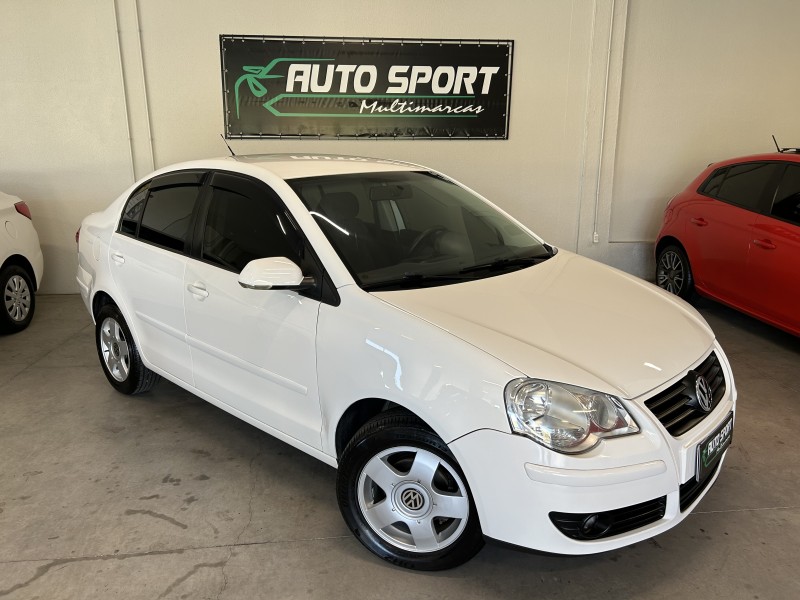 POLO SEDAN 1.6 MI 8V FLEX 4P MANUAL - 2011 - CAXIAS DO SUL