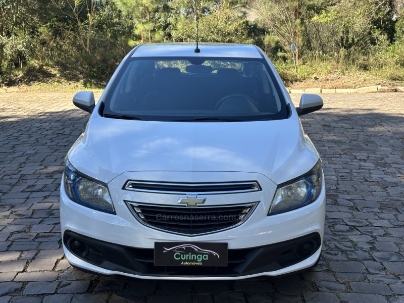 ONIX 1.4 MPFI LT 8V FLEX 4P MANUAL - 2015 - NOVA PRATA